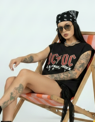 T-SHIRT SMANICATA SANTA ACDC BIANCA O NERA