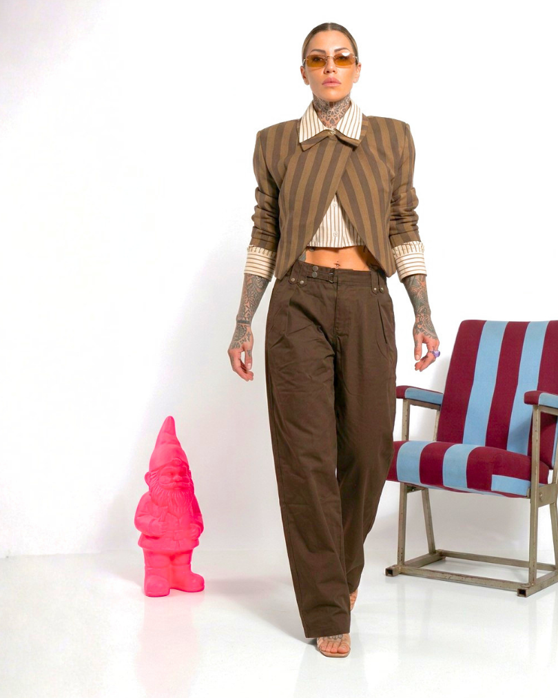 BLAZER MARRONE CROP ASIMMETRICO A RIGHE SAN TWIST