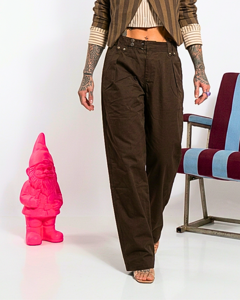 PANTALONE MARRONE A VITA ALTA CON PINCE SAN DANDY
